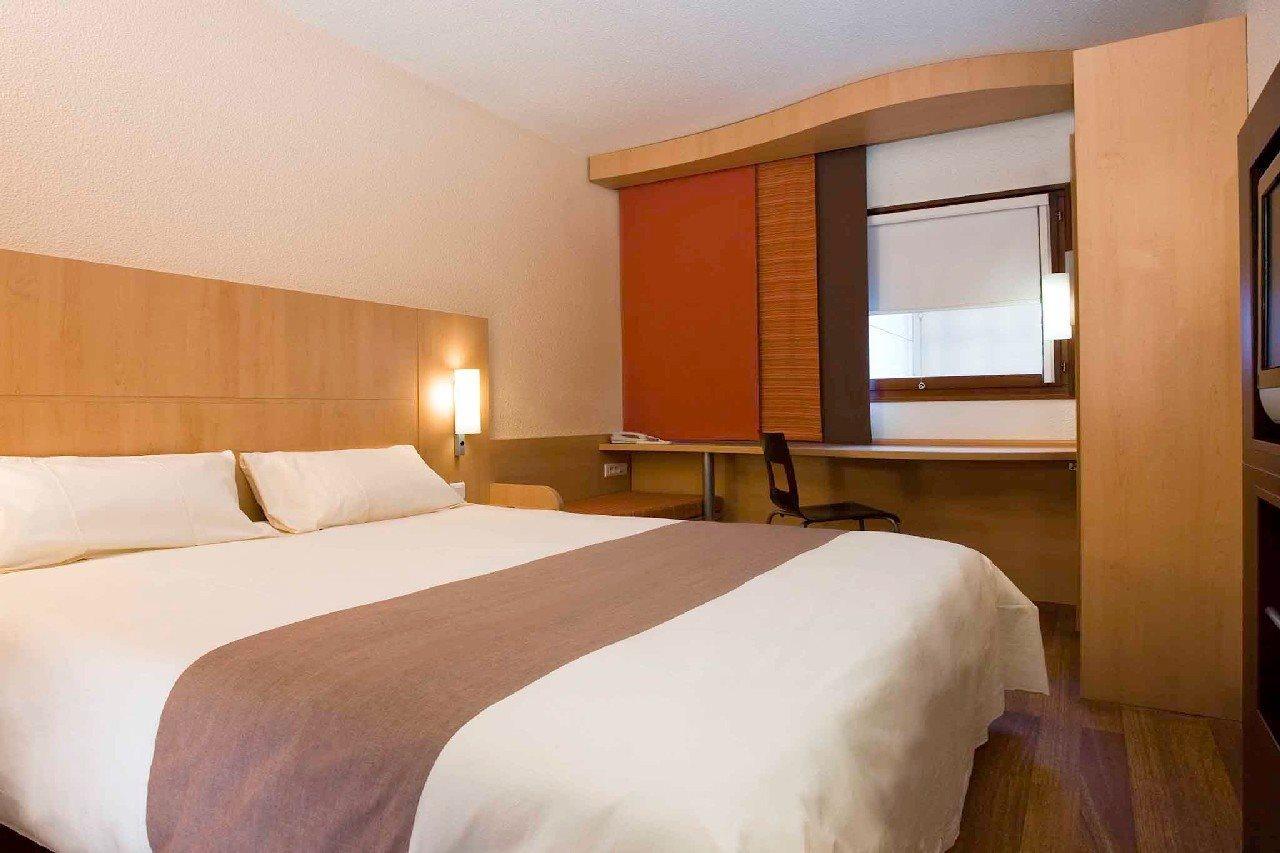 Hotel Ibis Kielce Centrum Exteriör bild