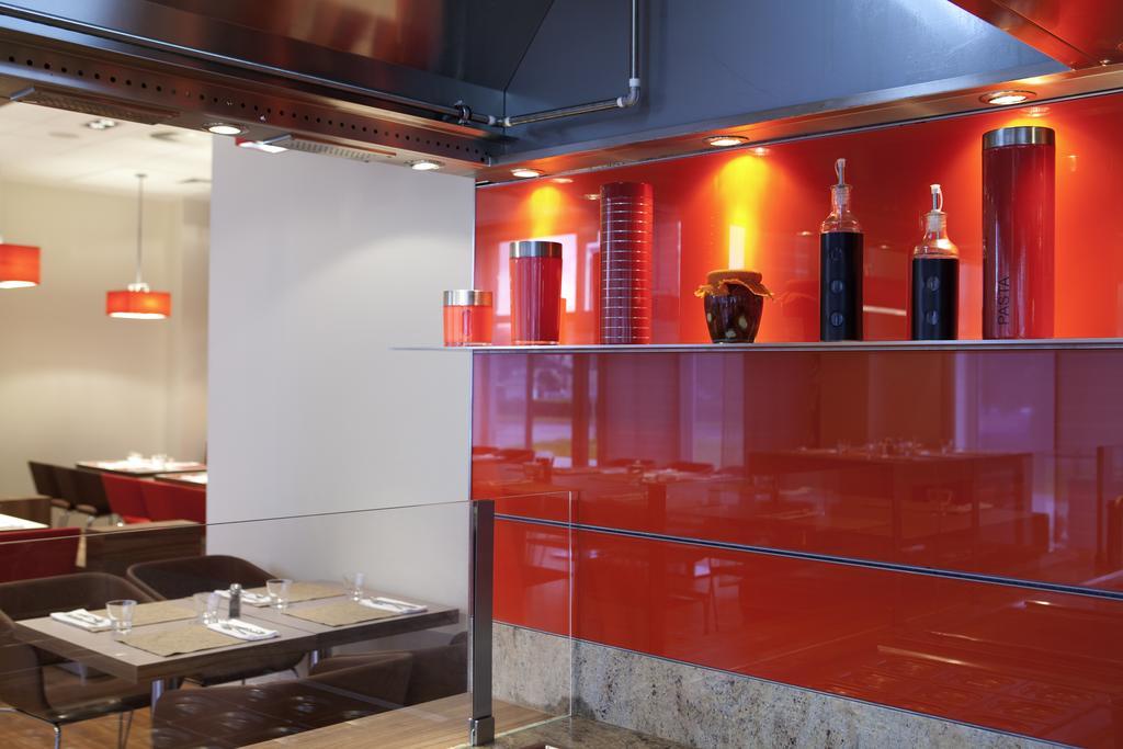 Hotel Ibis Kielce Centrum Exteriör bild